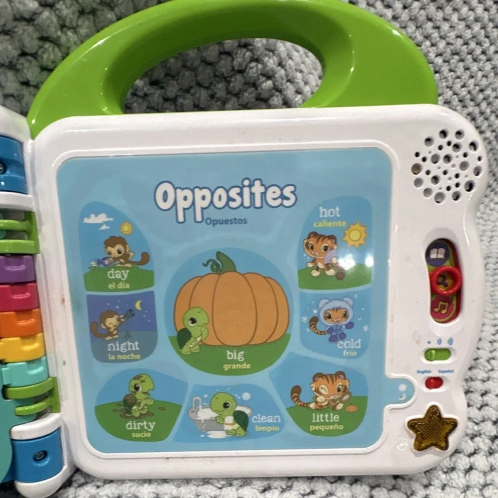 LeapFrog Learning Friends 100 Words Book Electronic Learning Toy English/Spanish
